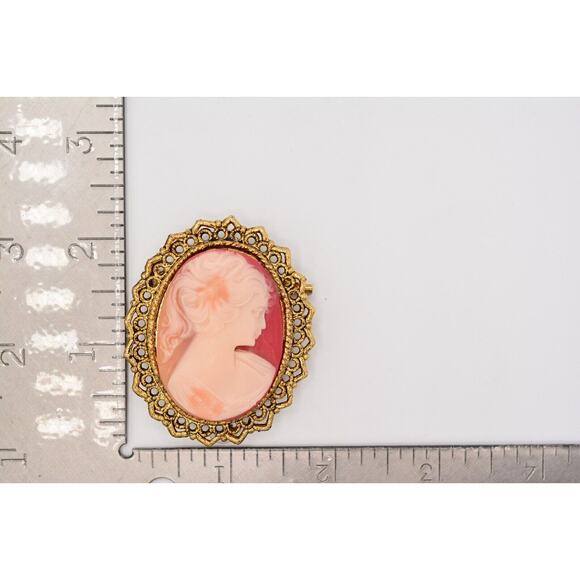 Vintage Cameo Pin Brooch Antiqued Gold Tone Heavy Oval Signed 1980s BinAP - Picture 12 of 12